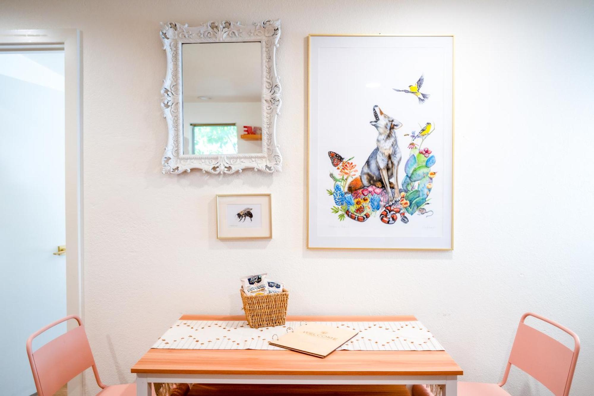 Stylish, Artsy Bungalow Central Eastside Austin Kültér fotó